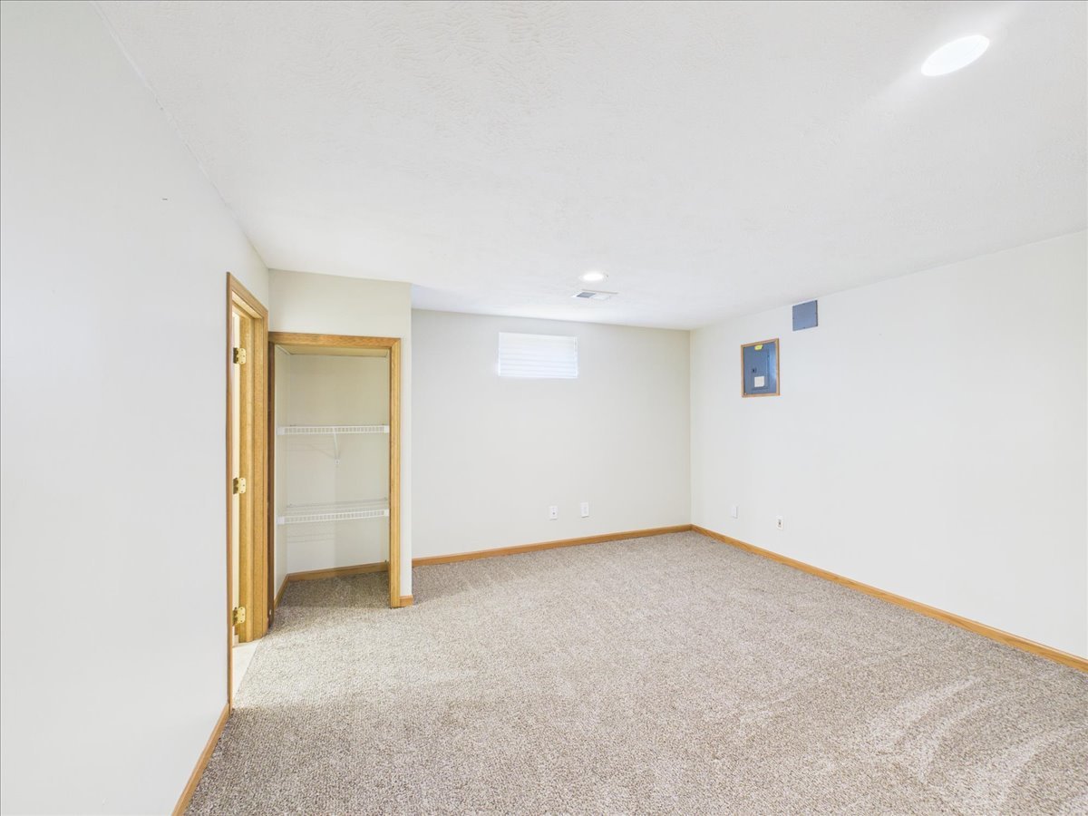 122 Drew Court Property Photo 30