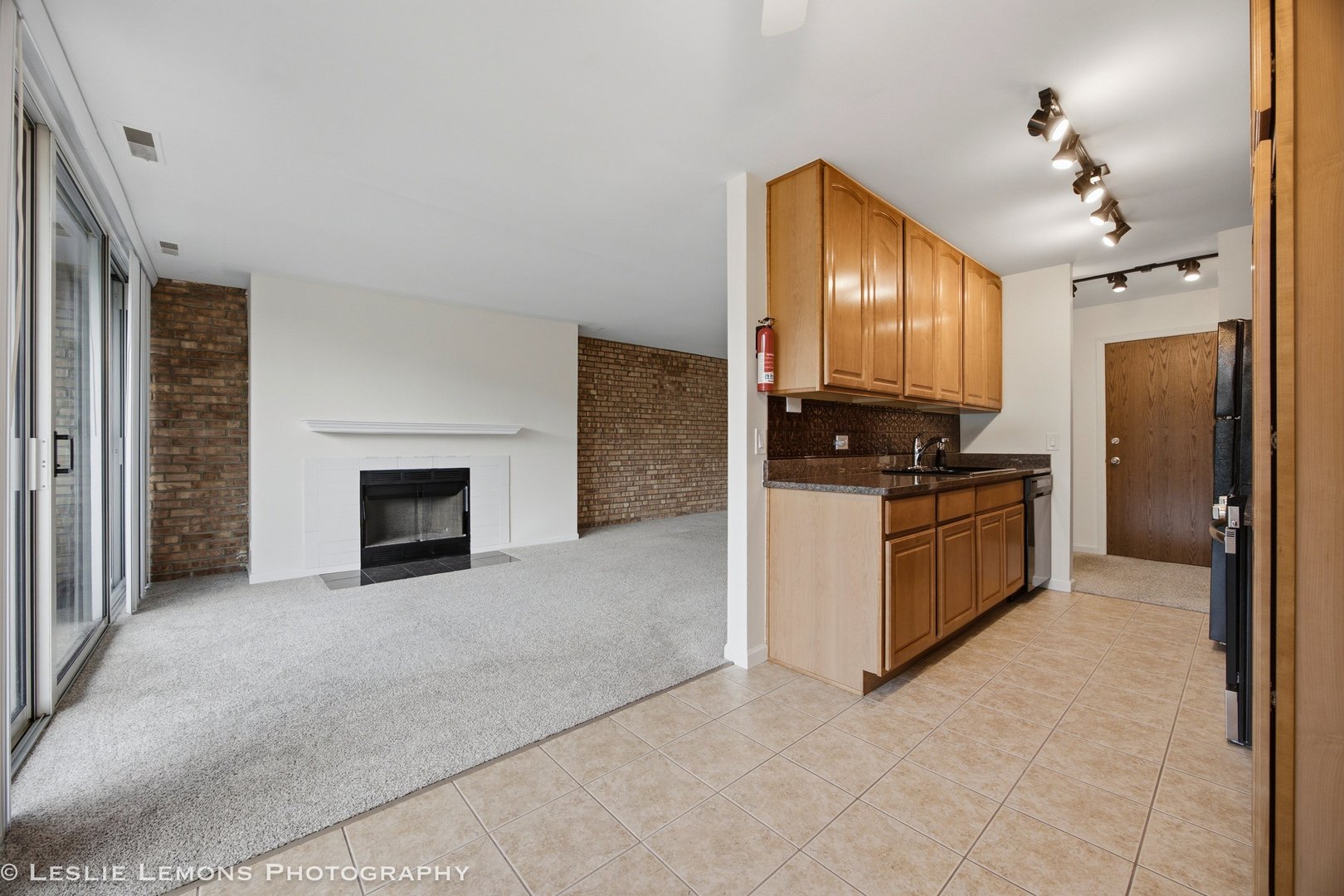6000 Oakwood Drive 3h Property Photo 6