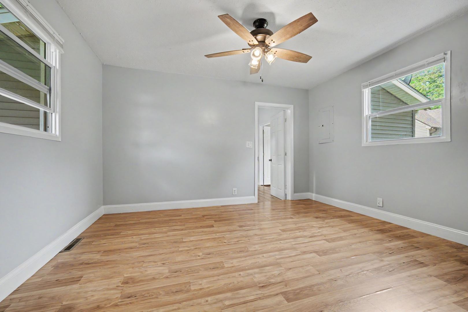 409 W Carter Street Property Photo 18