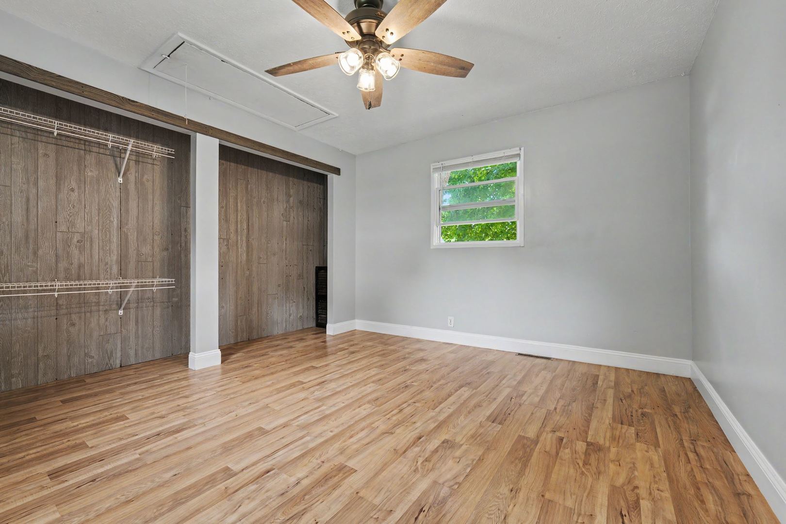 409 W Carter Street Property Photo 19