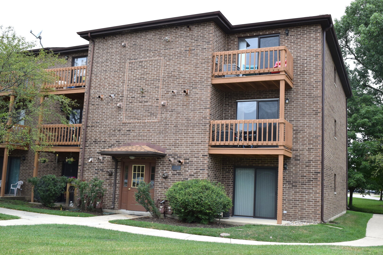 2258 Abbeywood Drive B Property Photo 1