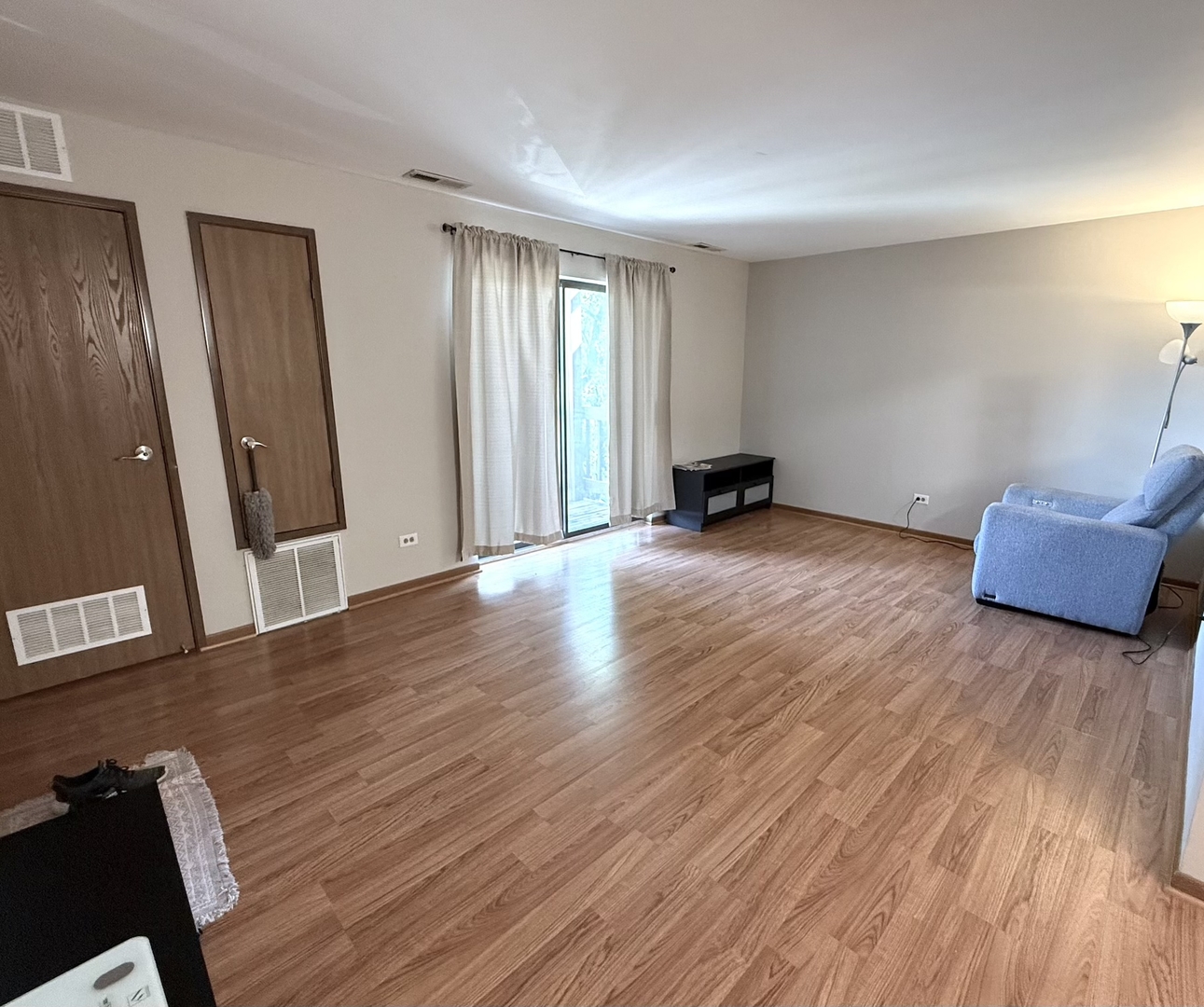 2258 Abbeywood Drive B Property Photo 2