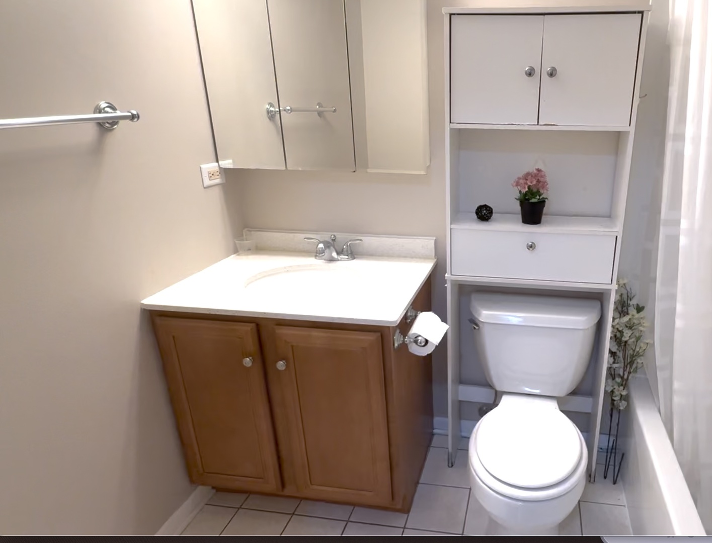 2258 Abbeywood Drive B Property Photo 7