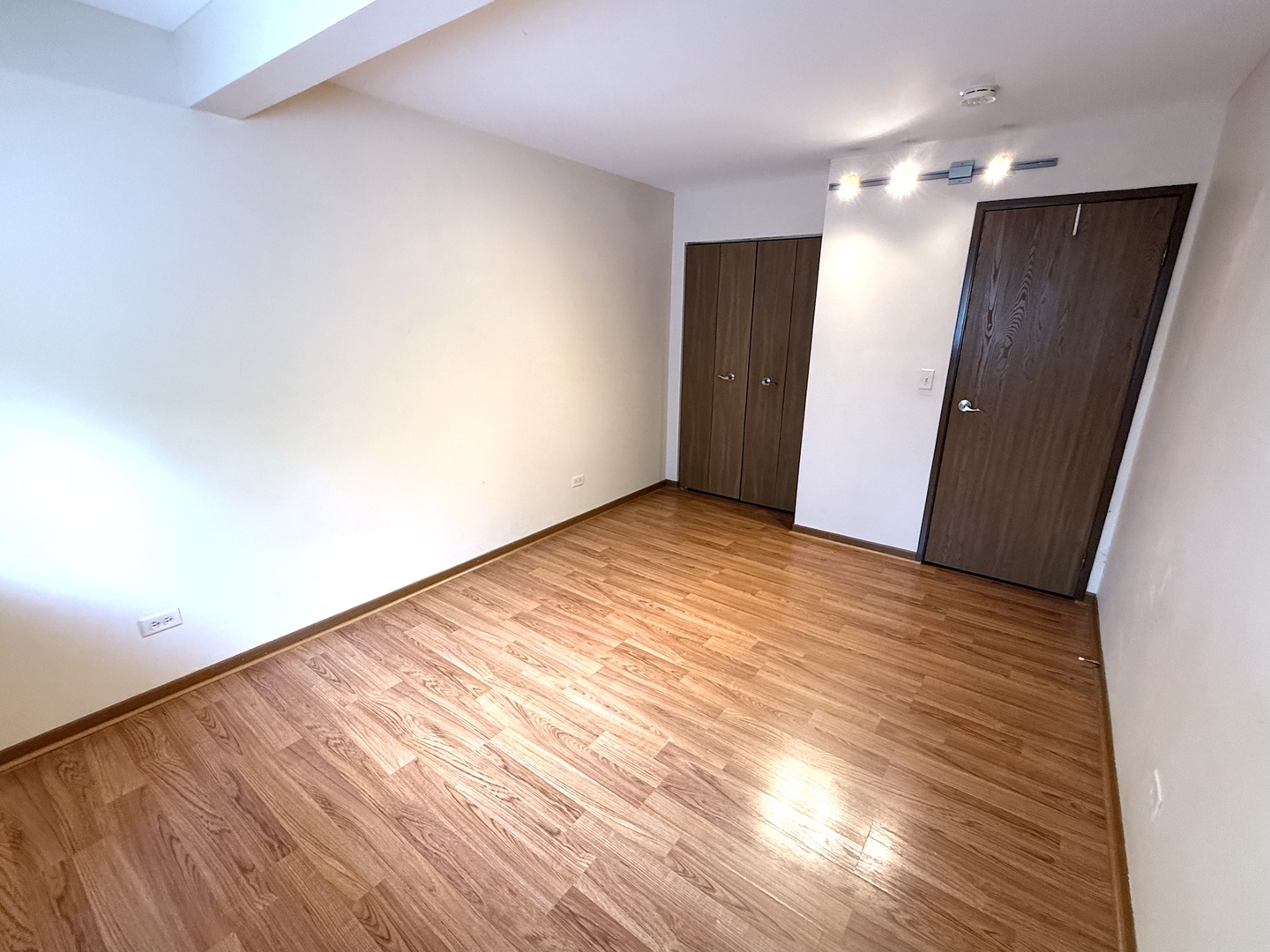 2258 Abbeywood Drive B Property Photo 8