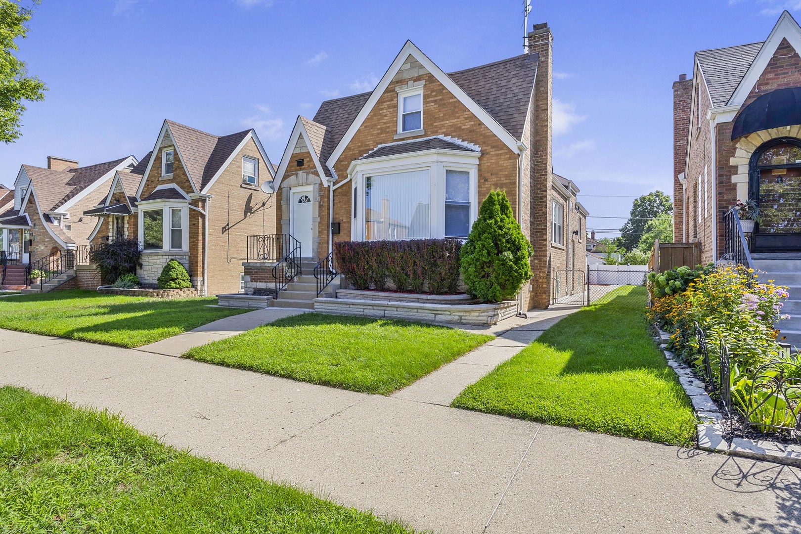3121 N Normandy Avenue Property Photo 1