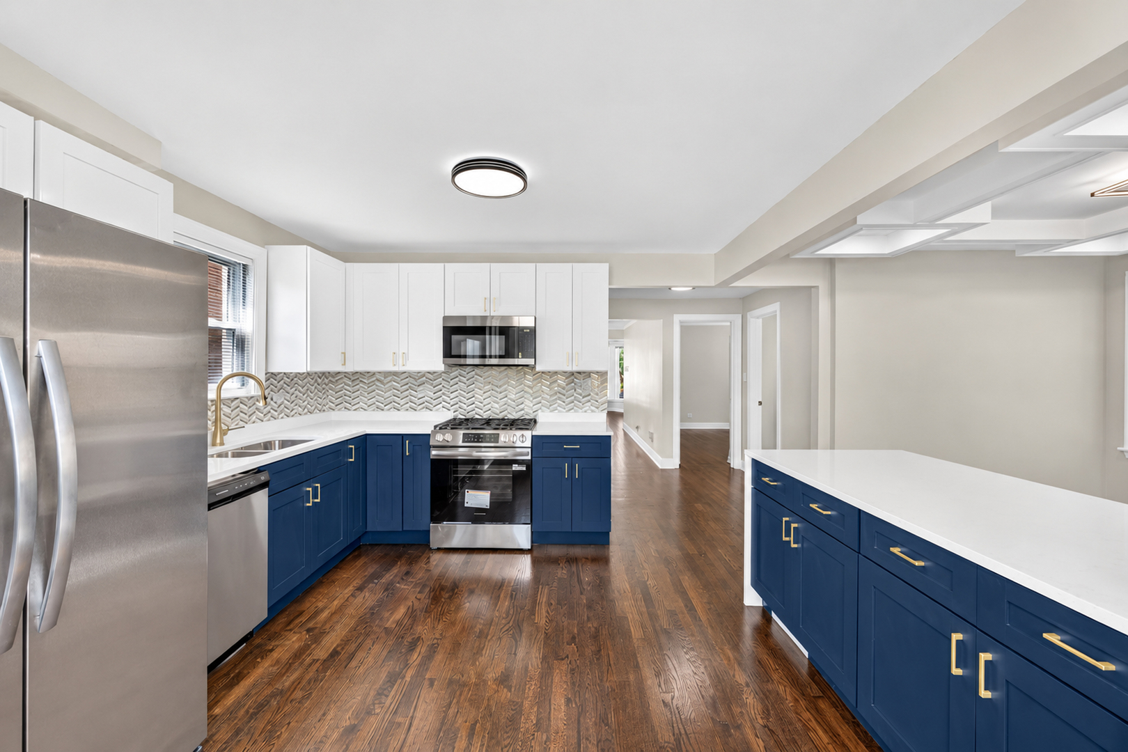 3121 N Normandy Avenue Property Photo 6
