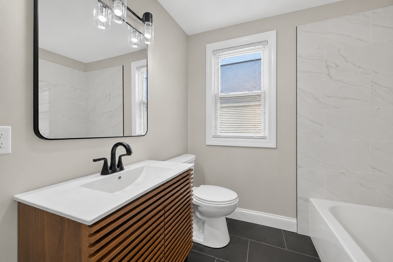3121 N Normandy Avenue Property Photo 15