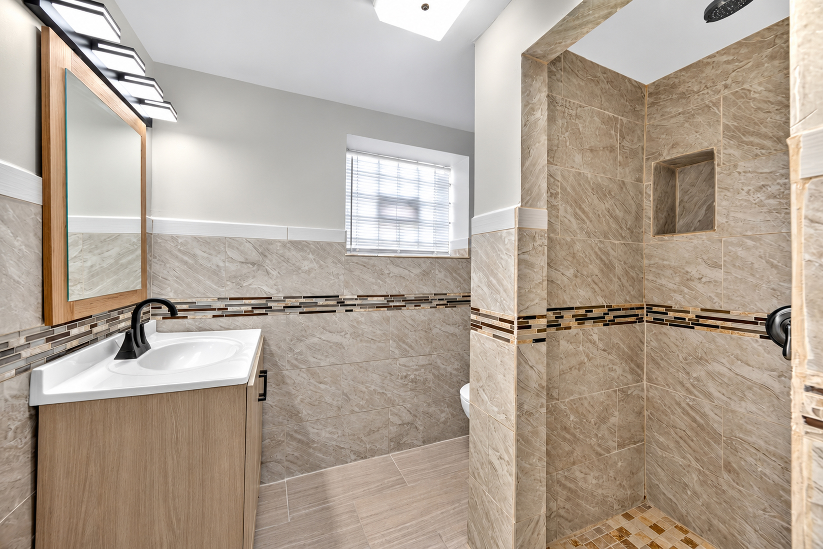 3121 N Normandy Avenue Property Photo 19