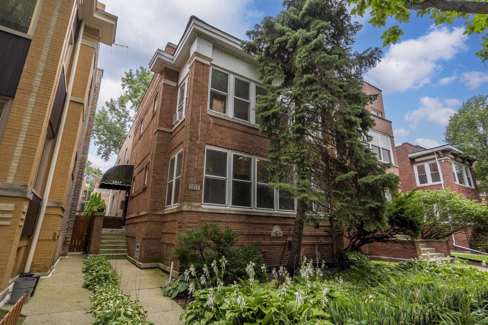 1317 W Elmdale Avenue