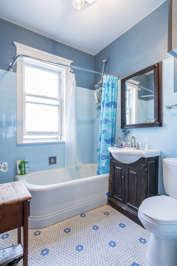 1317 W Elmdale Avenue Property Photo 14
