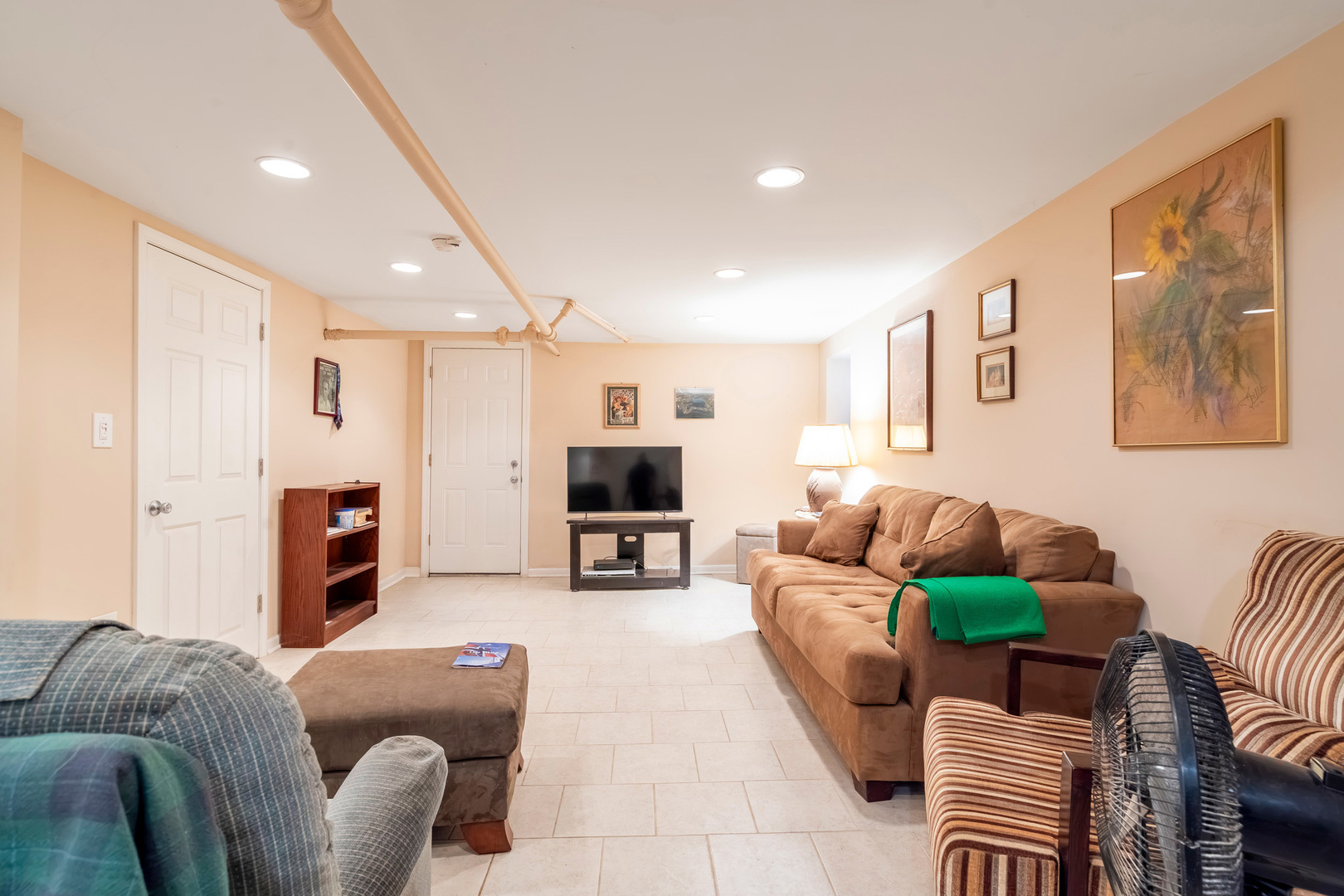 1317 W Elmdale Avenue Property Photo 20