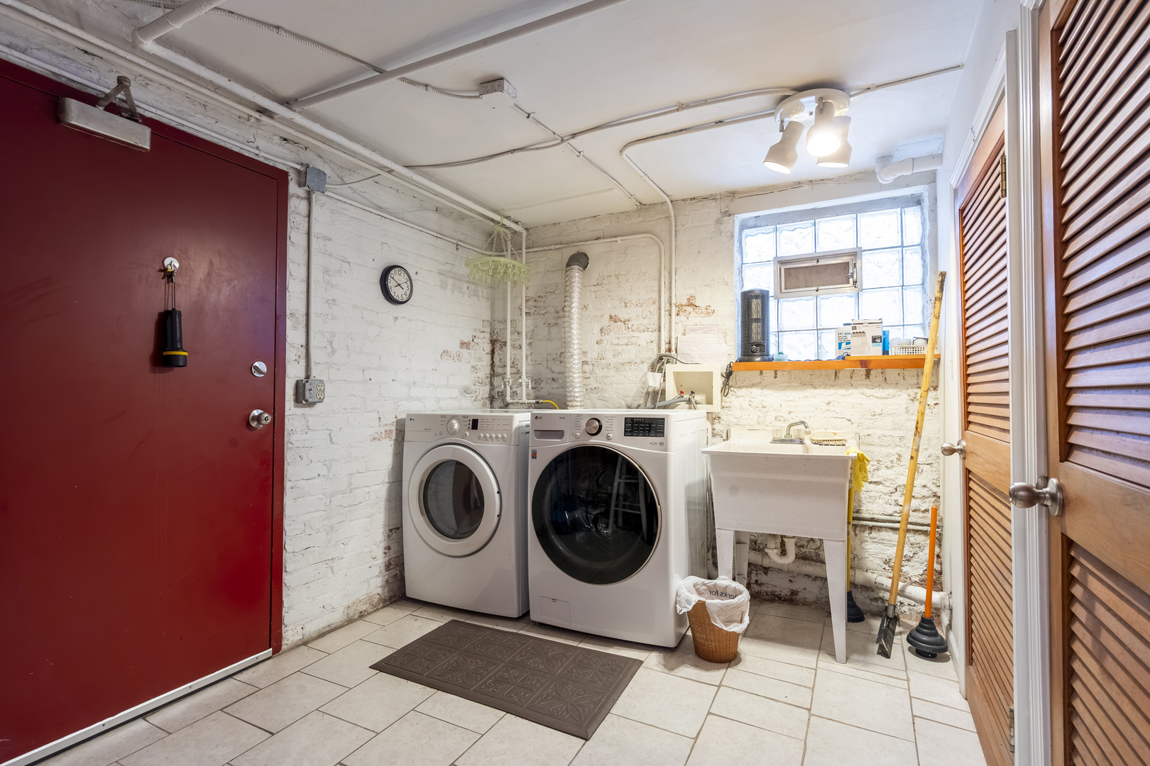 1317 W Elmdale Avenue Property Photo 25