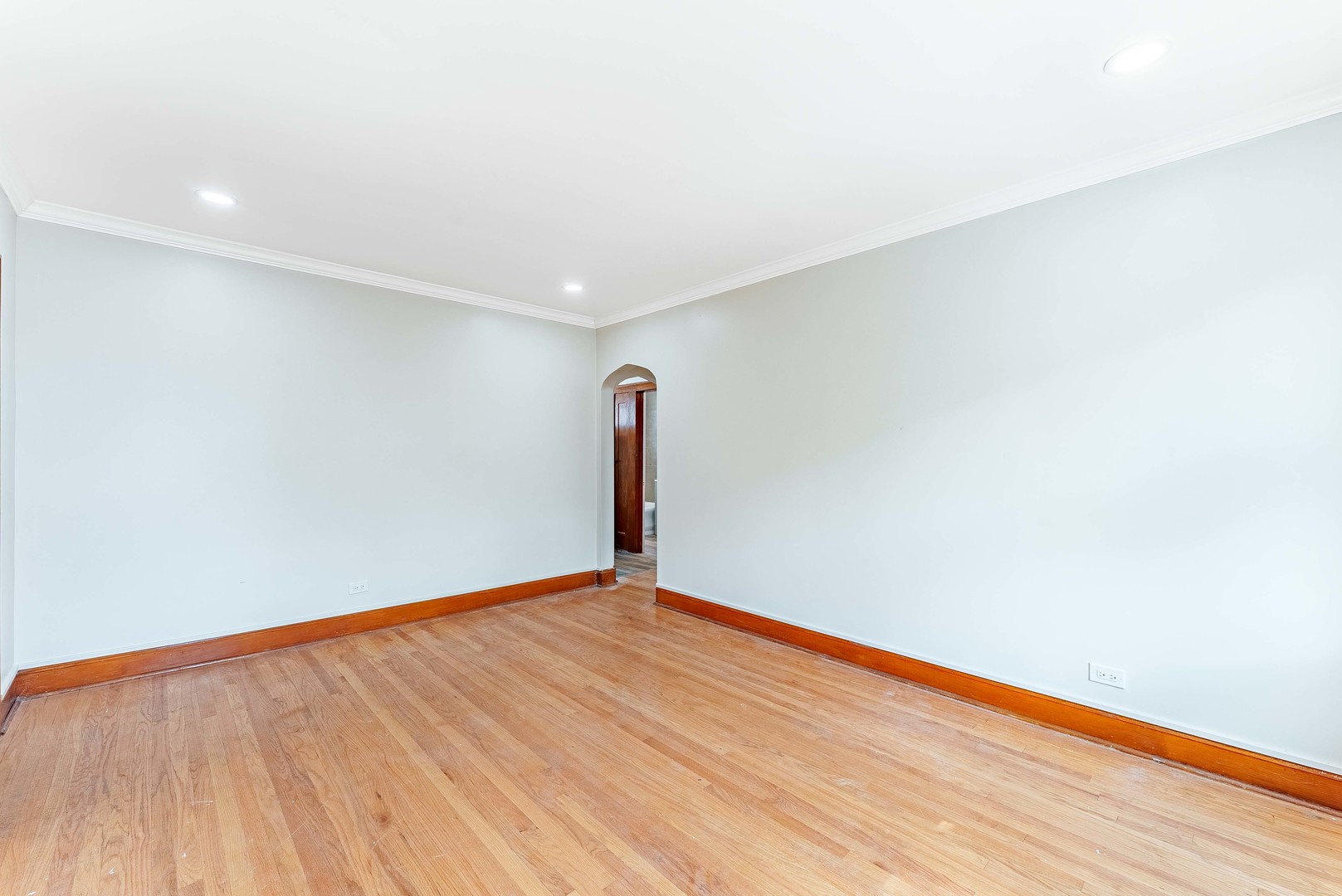 2551 N Lockwood Avenue B3 Property Photo 4