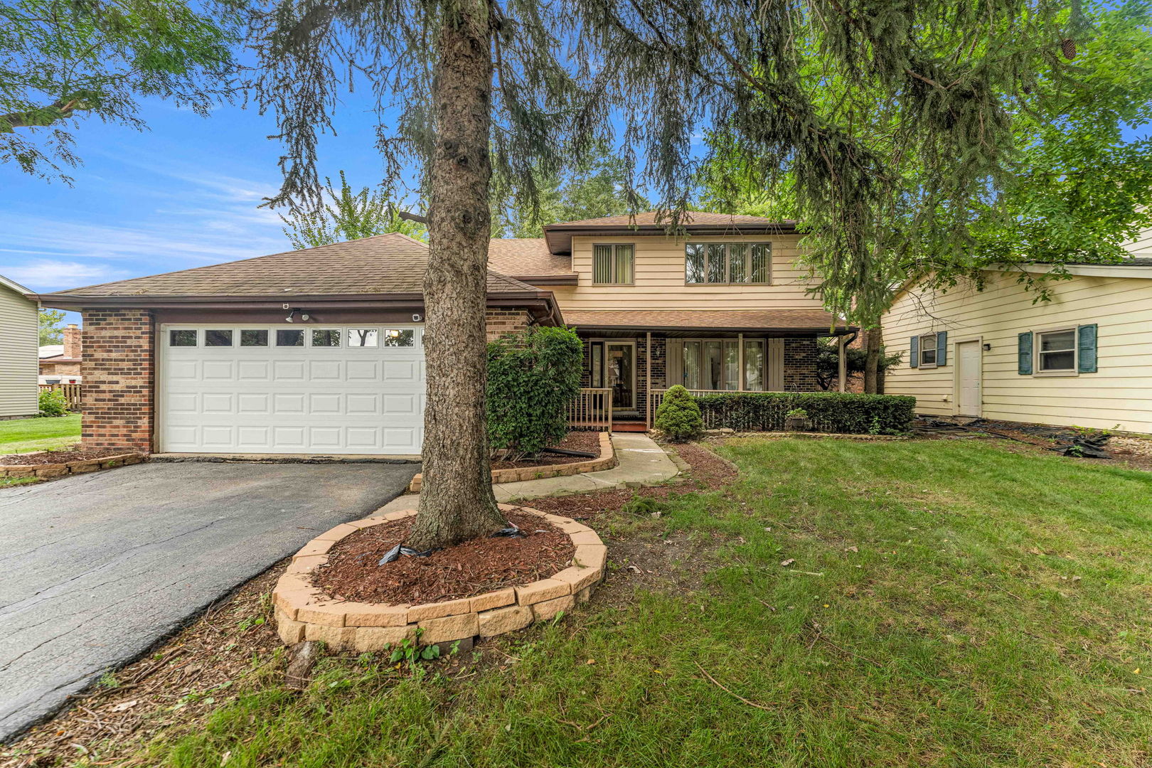 1114 185th Place Property Photo 2