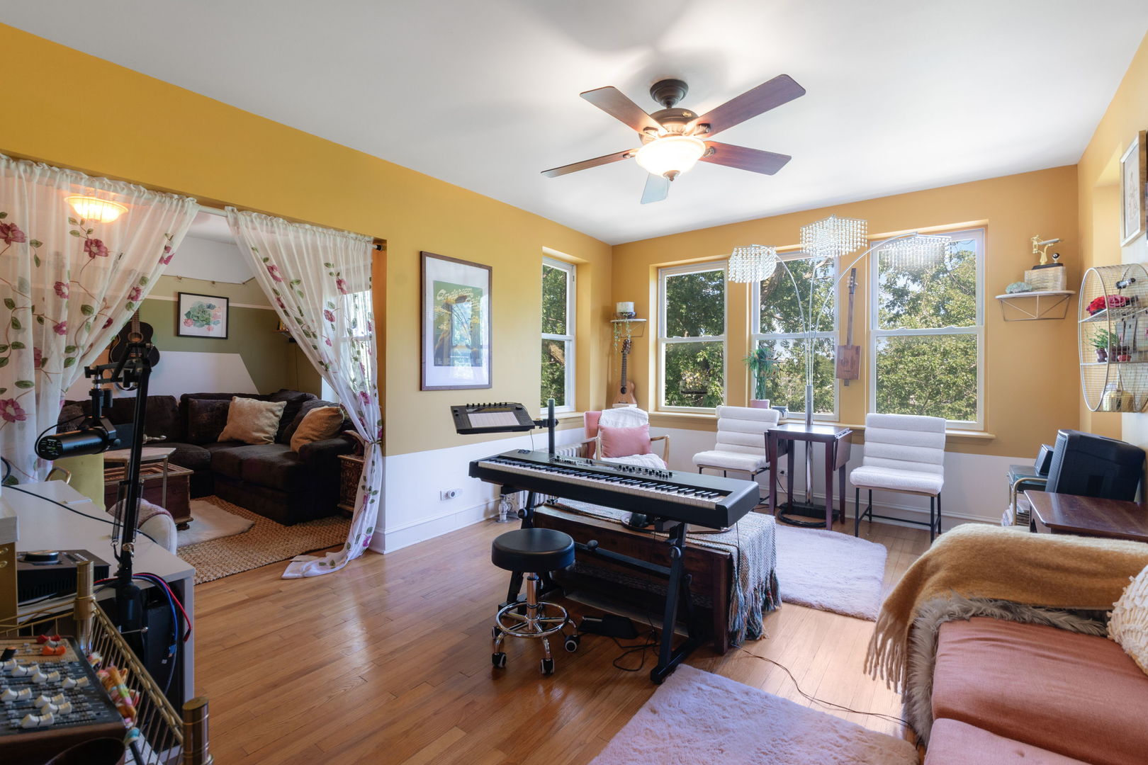5060 N Claremont Avenue 3e Property Photo 2