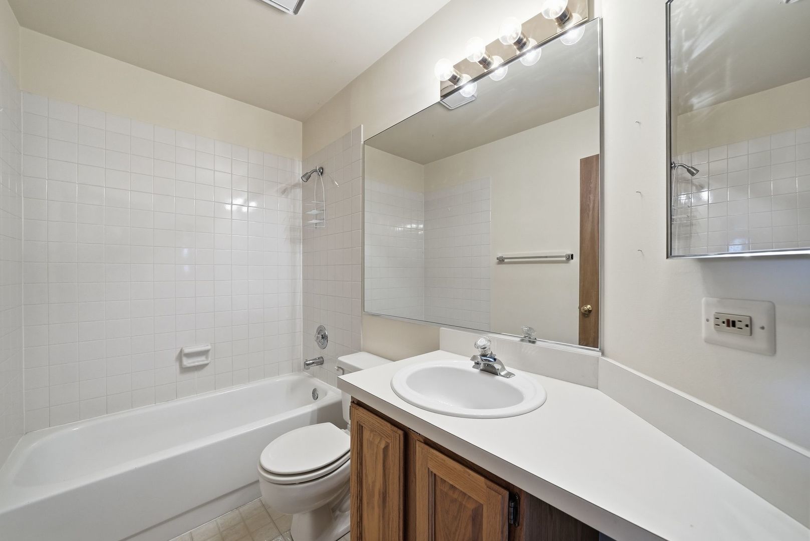 864 N Shady Oaks Drive 864 Property Photo 13
