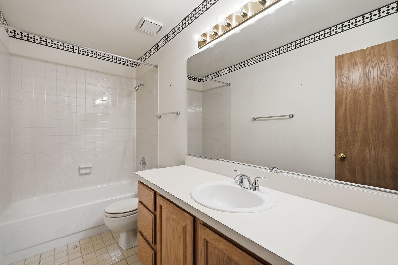 864 N Shady Oaks Drive 864 Property Photo 18