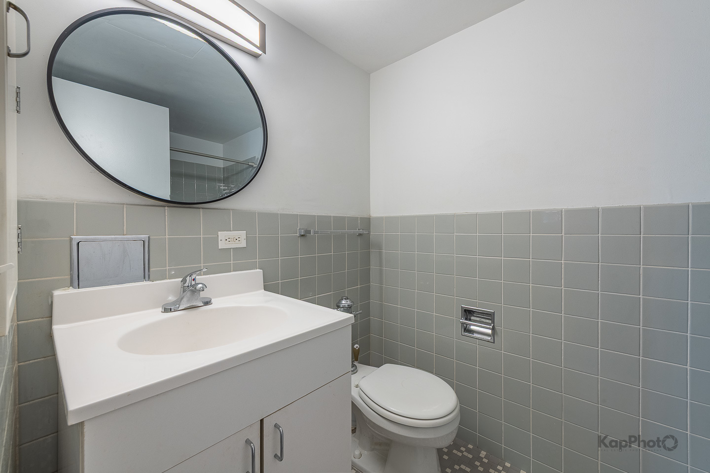 850 N Dewitt Place 16i Property Photo 20