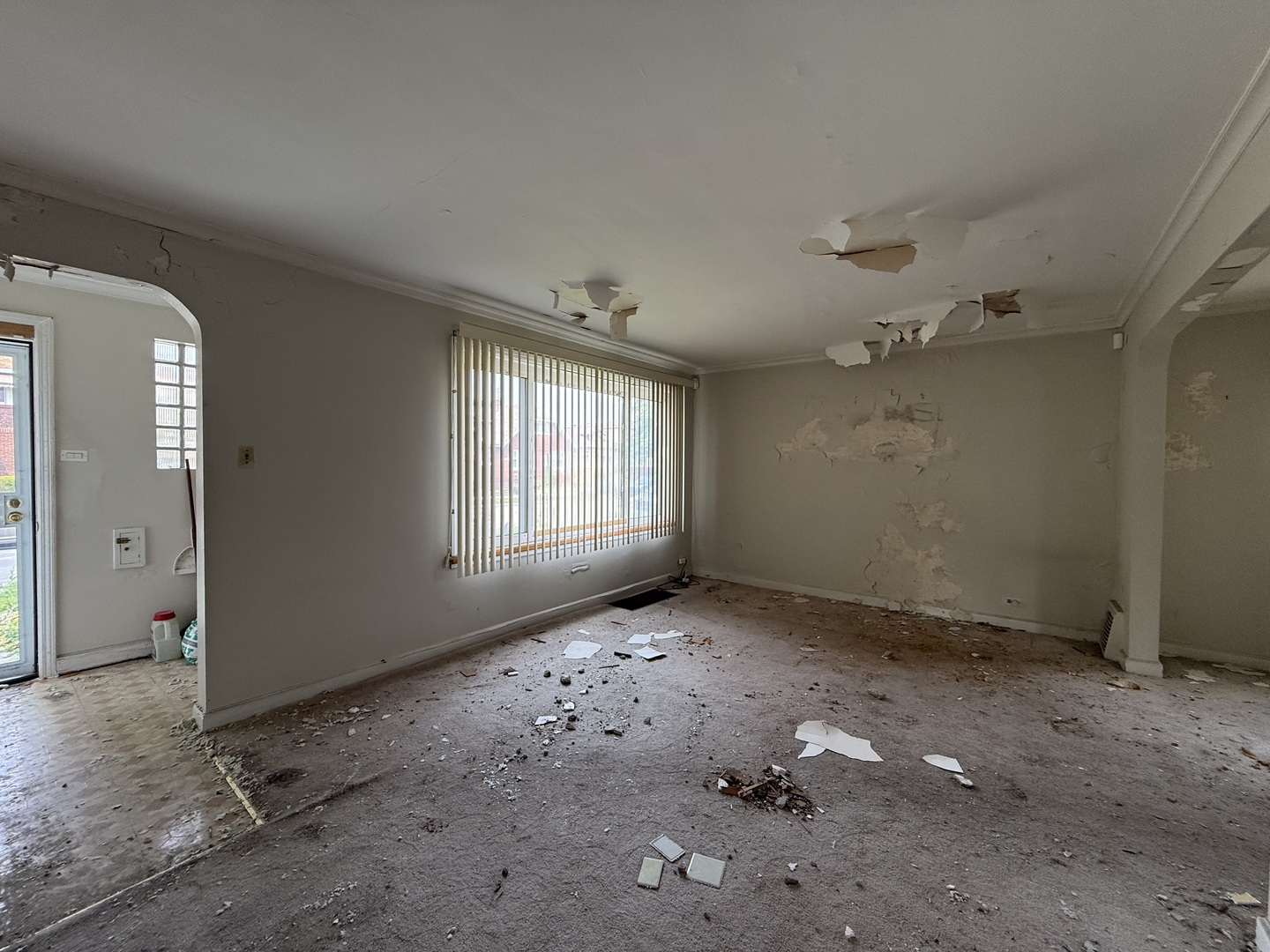 8545 S Euclid Avenue Property Photo 4
