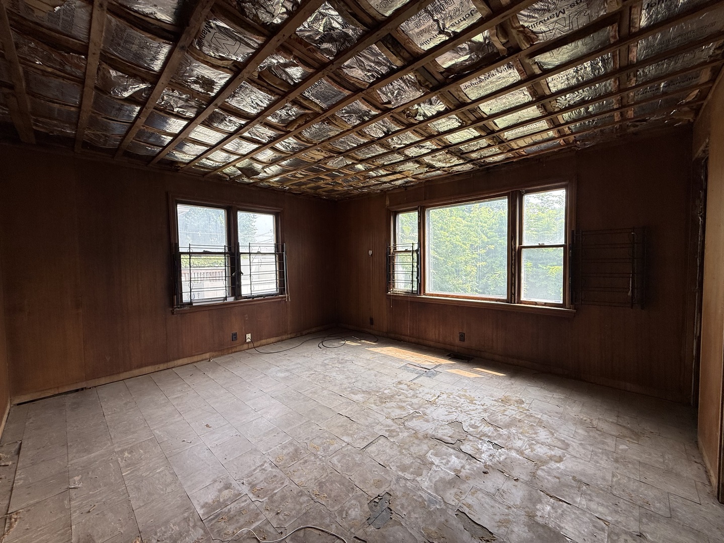 8545 S Euclid Avenue Property Photo 12