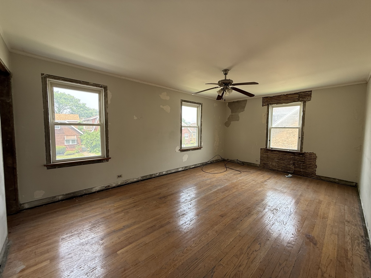 8545 S Euclid Avenue Property Photo 17