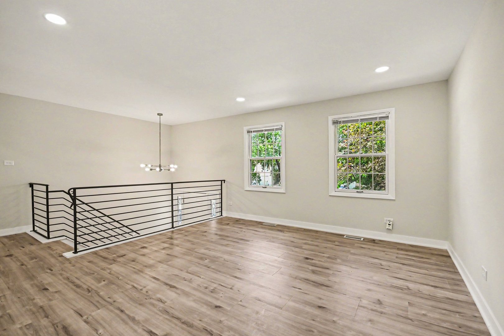 1312 W Oakmont Road Property Photo 4