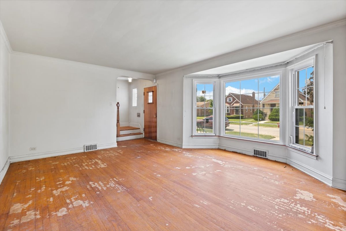 8423 S Wolcott Avenue Property Photo 2