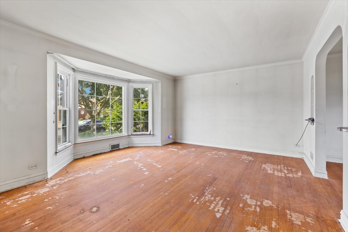 8423 S Wolcott Avenue Property Photo 3