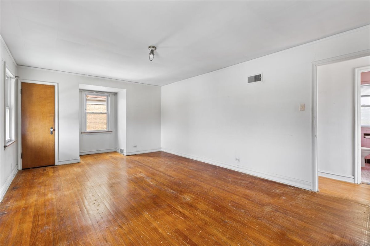 8423 S Wolcott Avenue Property Photo 12