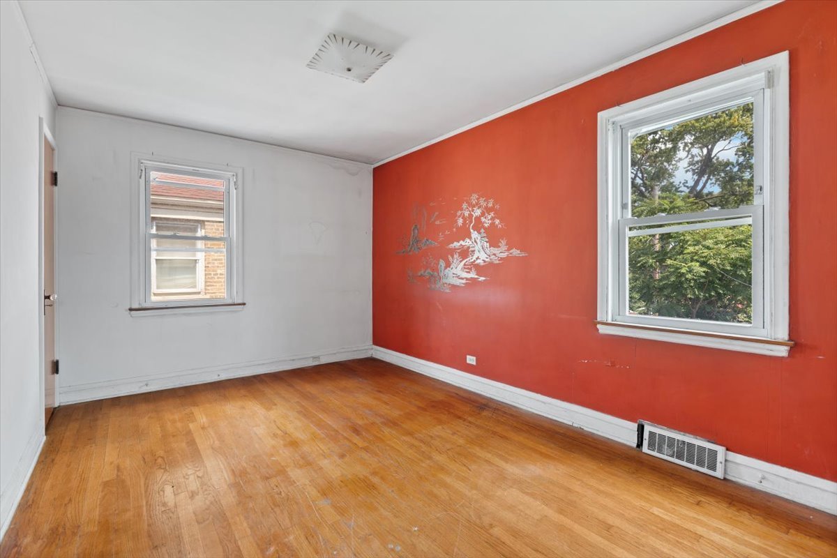 8423 S Wolcott Avenue Property Photo 13