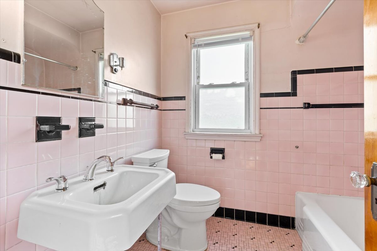 8423 S Wolcott Avenue Property Photo 15