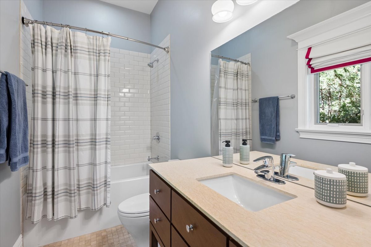 916 Seminole Road Property Photo 23
