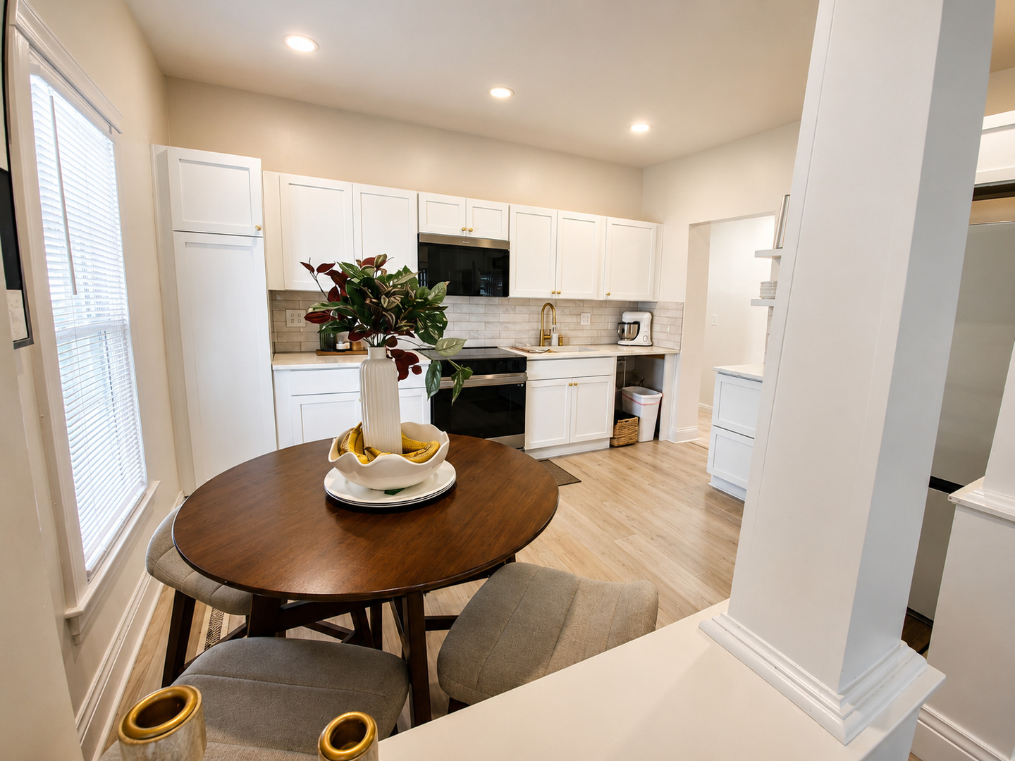 202 E Chester Street Property Photo 8