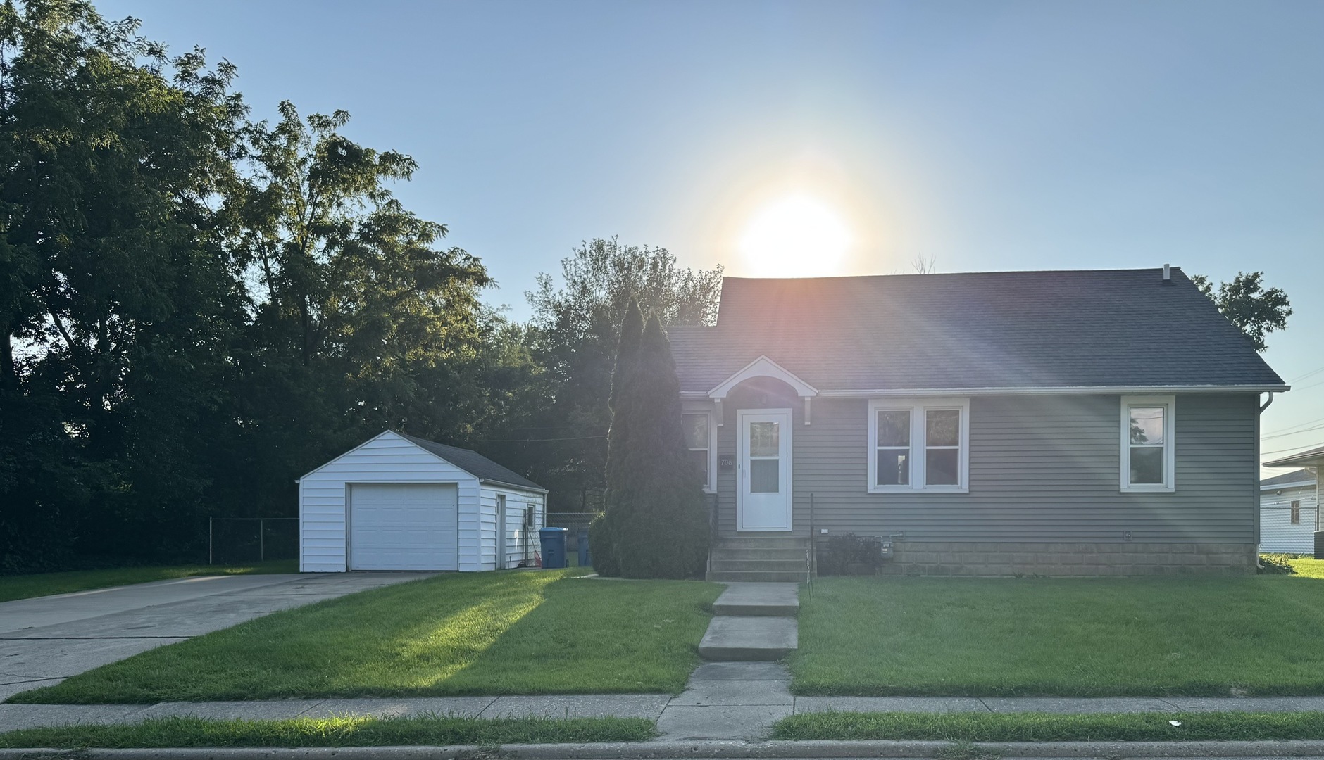 708 Henry Street Property Photo 1