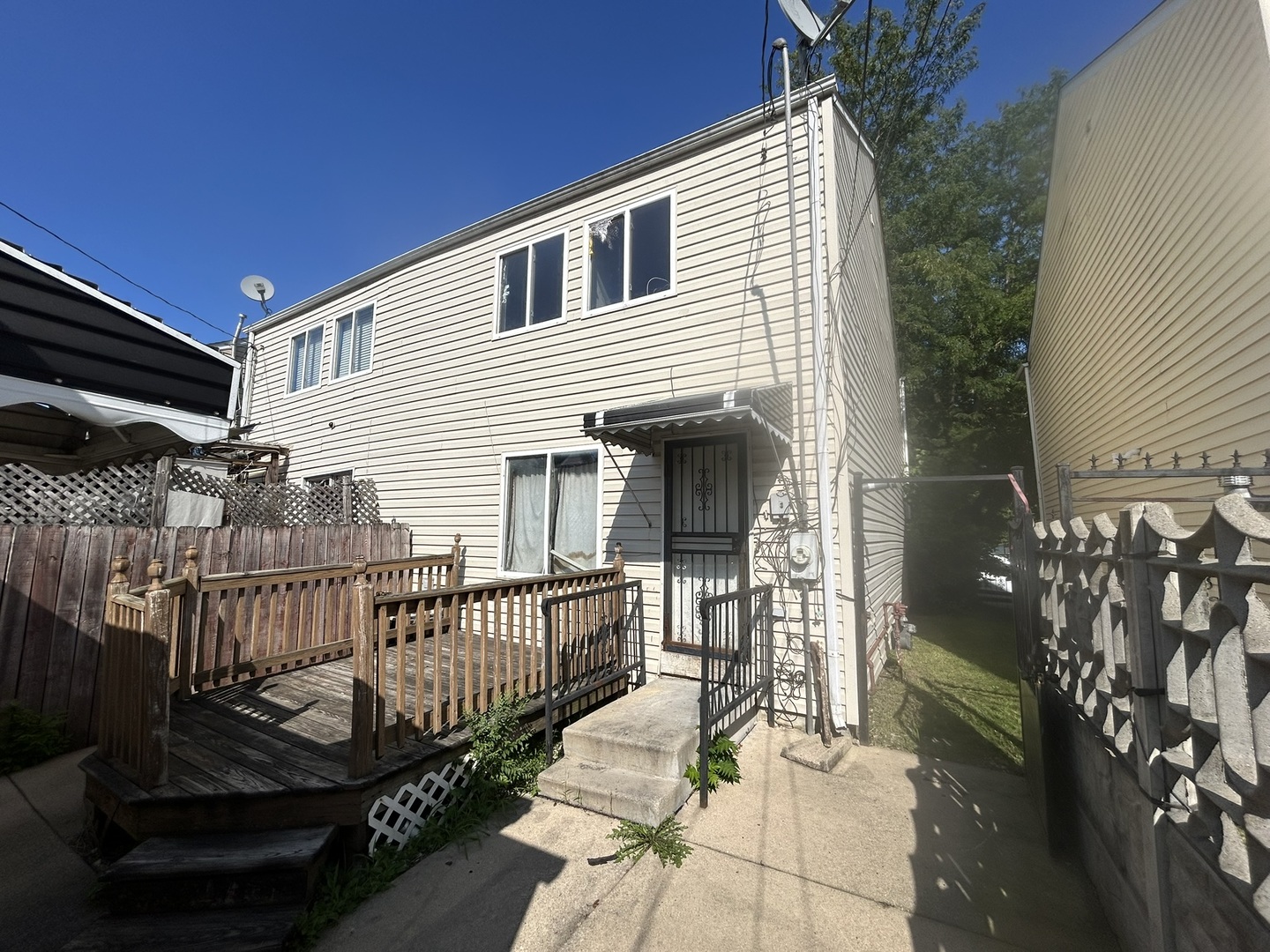 218 N Hamlin Boulevard Property Photo 4