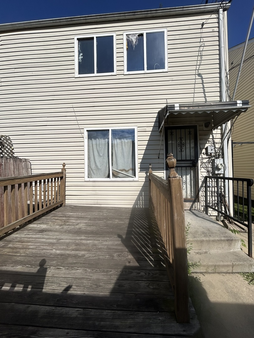 218 N Hamlin Boulevard Property Photo 5