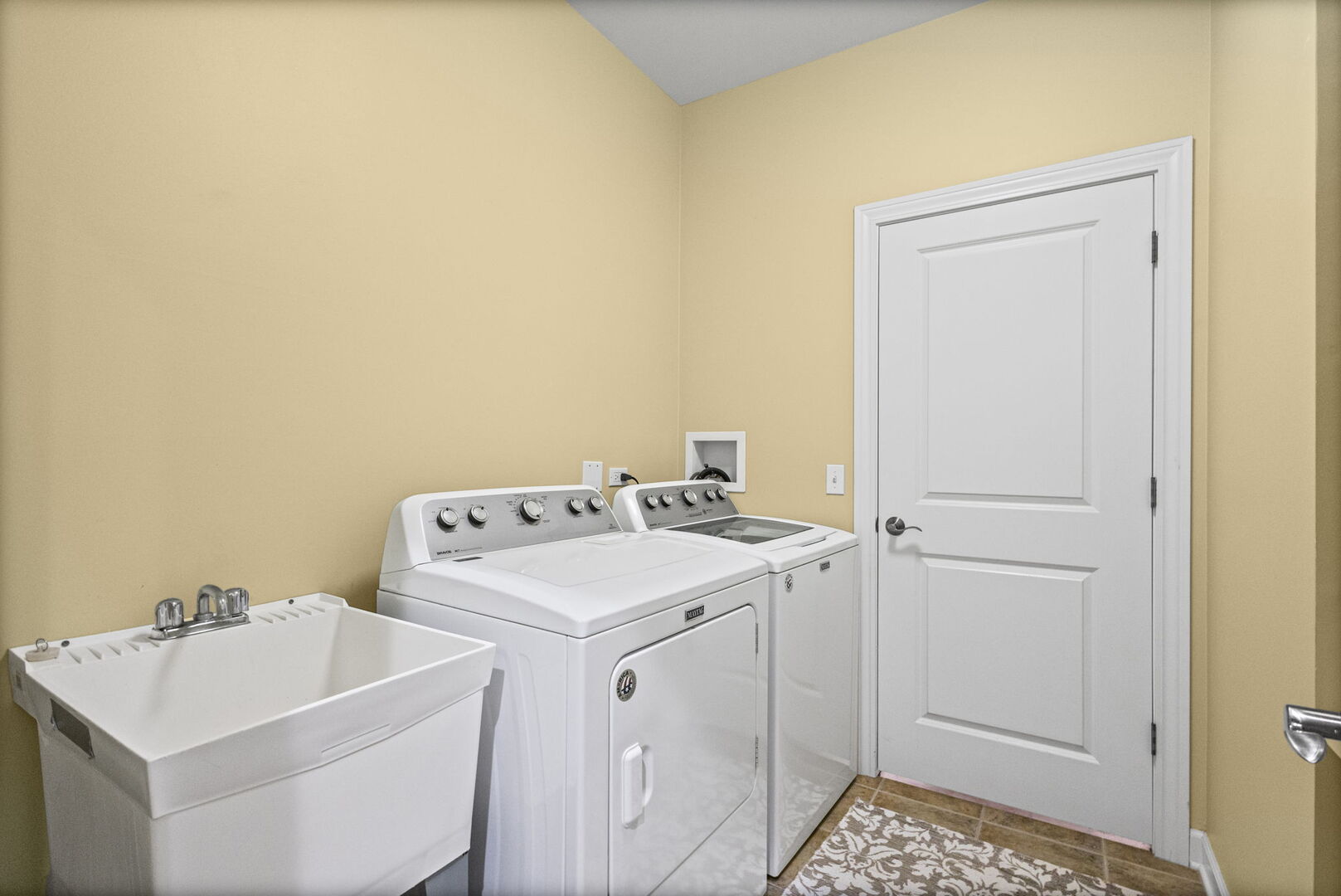 1907 Lynn Circle Property Photo 24