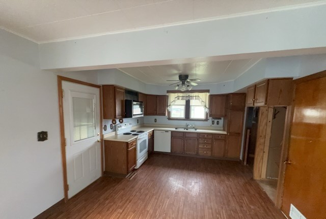 610 Barry Road Property Photo 3