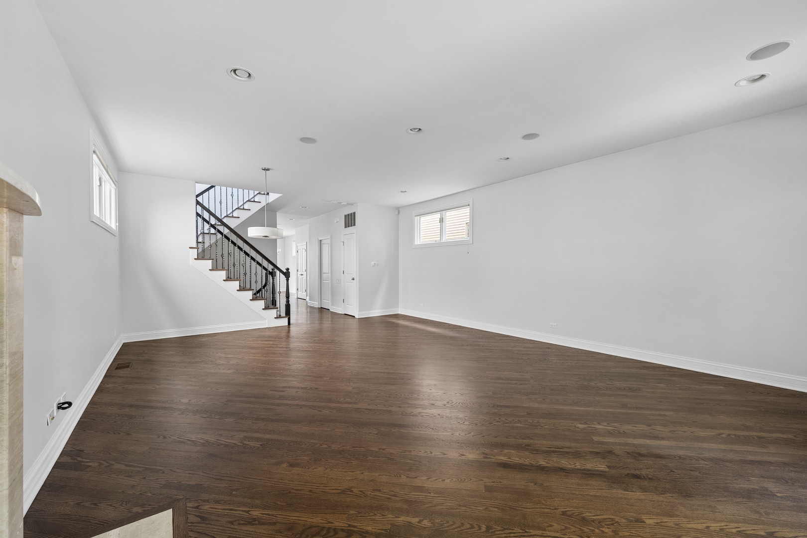 2041 N Whipple Street Property Photo 12