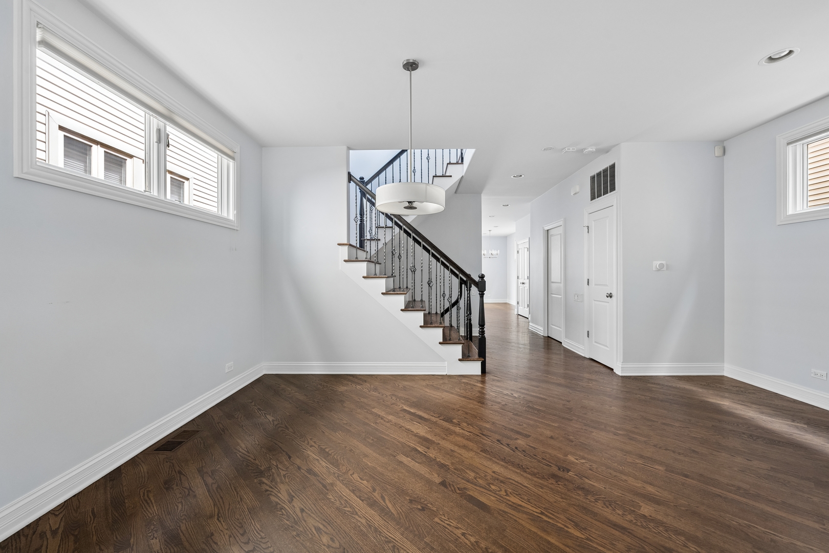 2041 N Whipple Street Property Photo 13