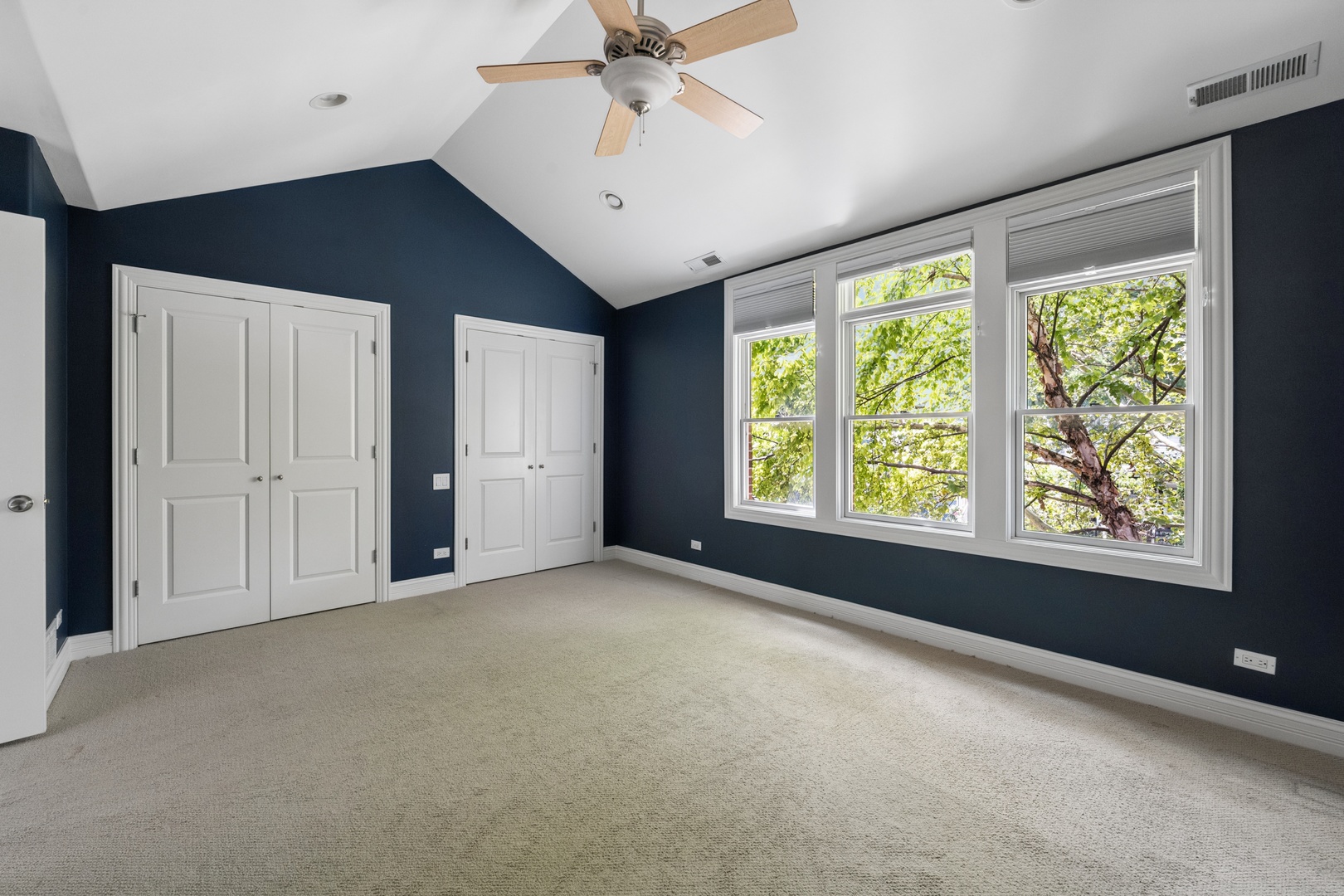 2041 N Whipple Street Property Photo 26