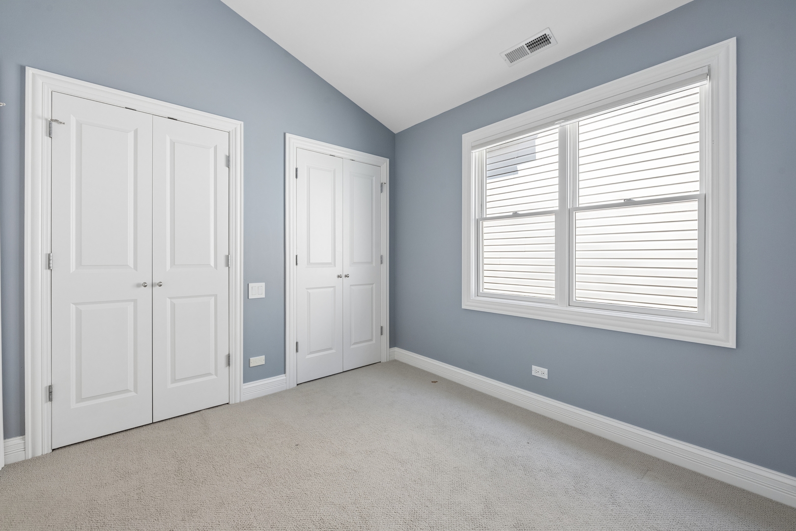 2041 N Whipple Street Property Photo 28
