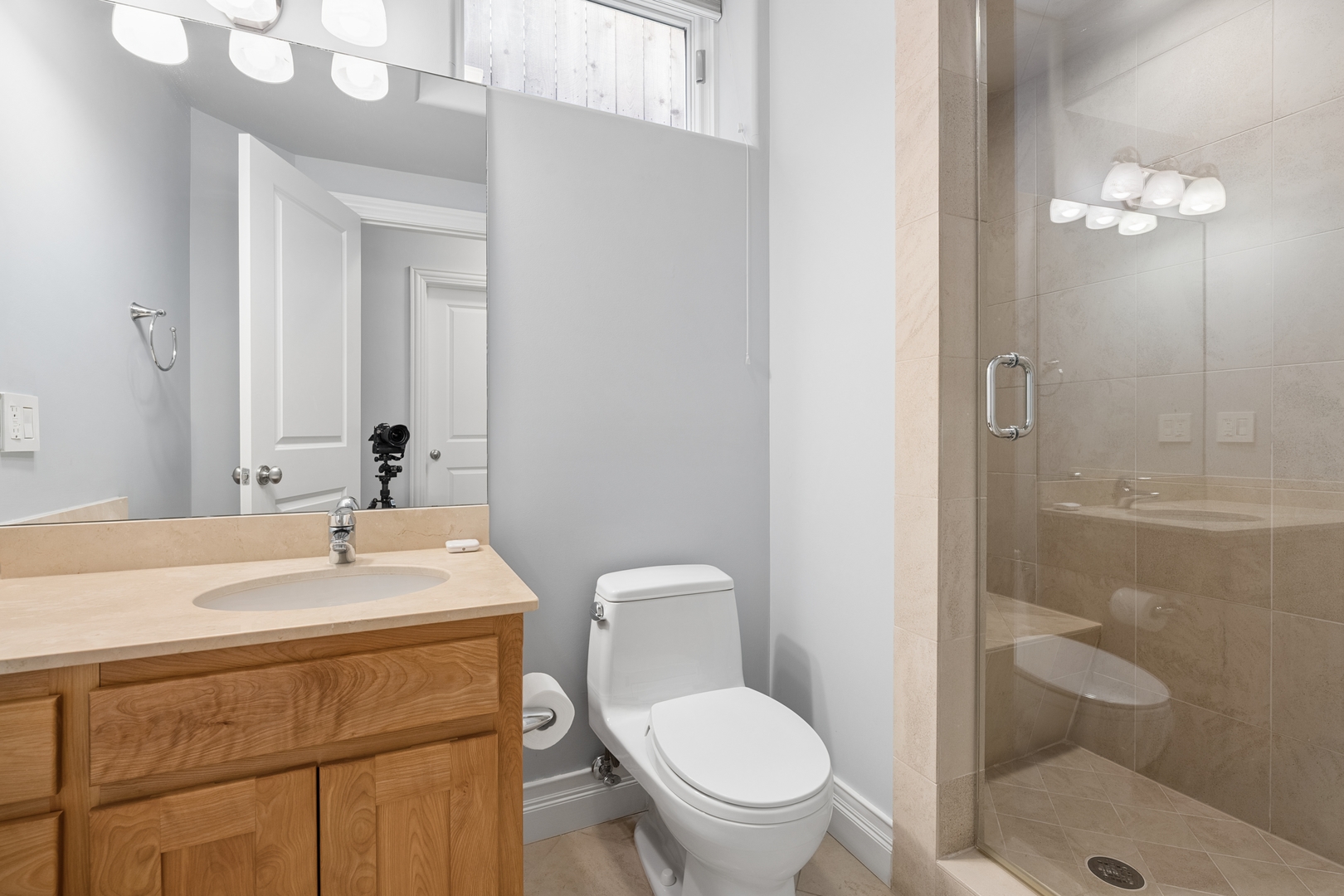 2041 N Whipple Street Property Photo 32