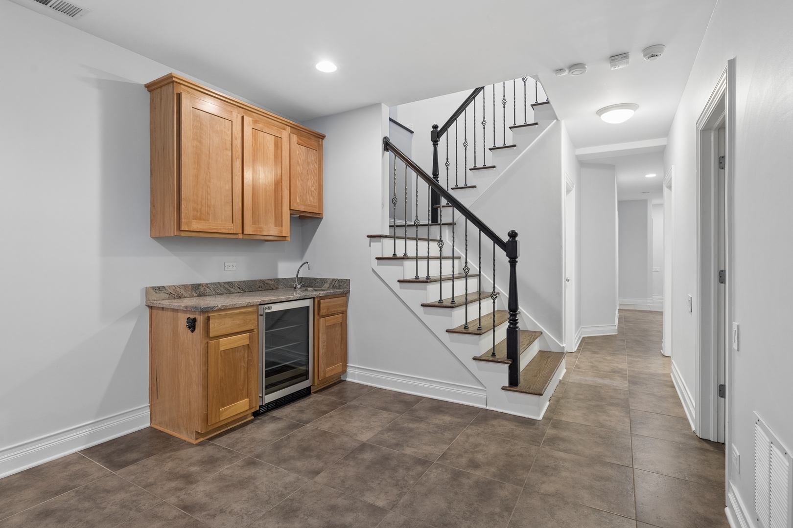2041 N Whipple Street Property Photo 34