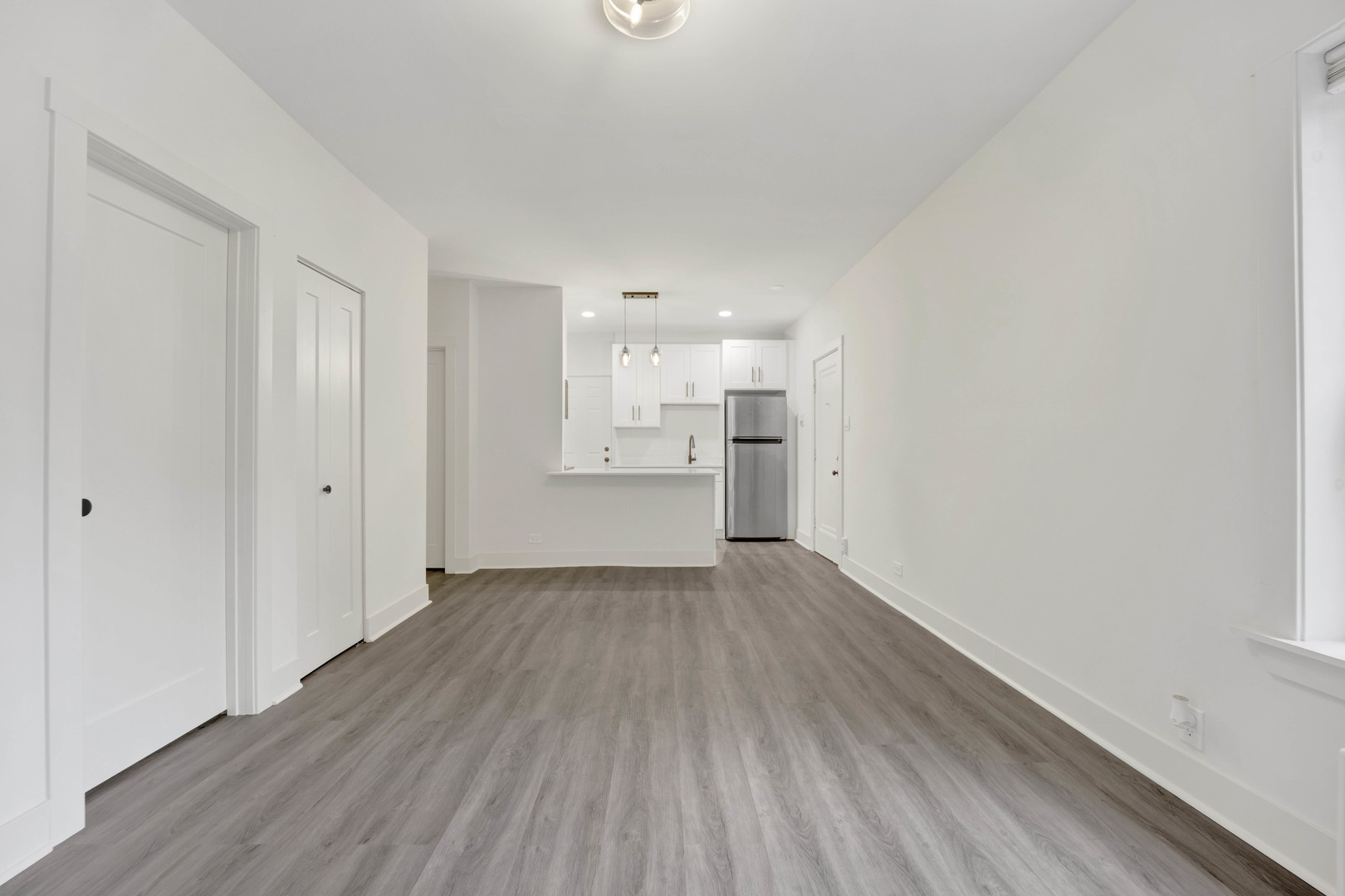 6403 N Wayne Avenue 2d Property Photo 3