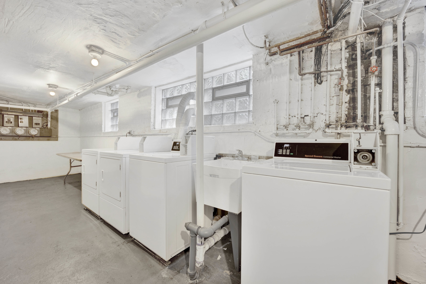 6403 N Wayne Avenue 2d Property Photo 16