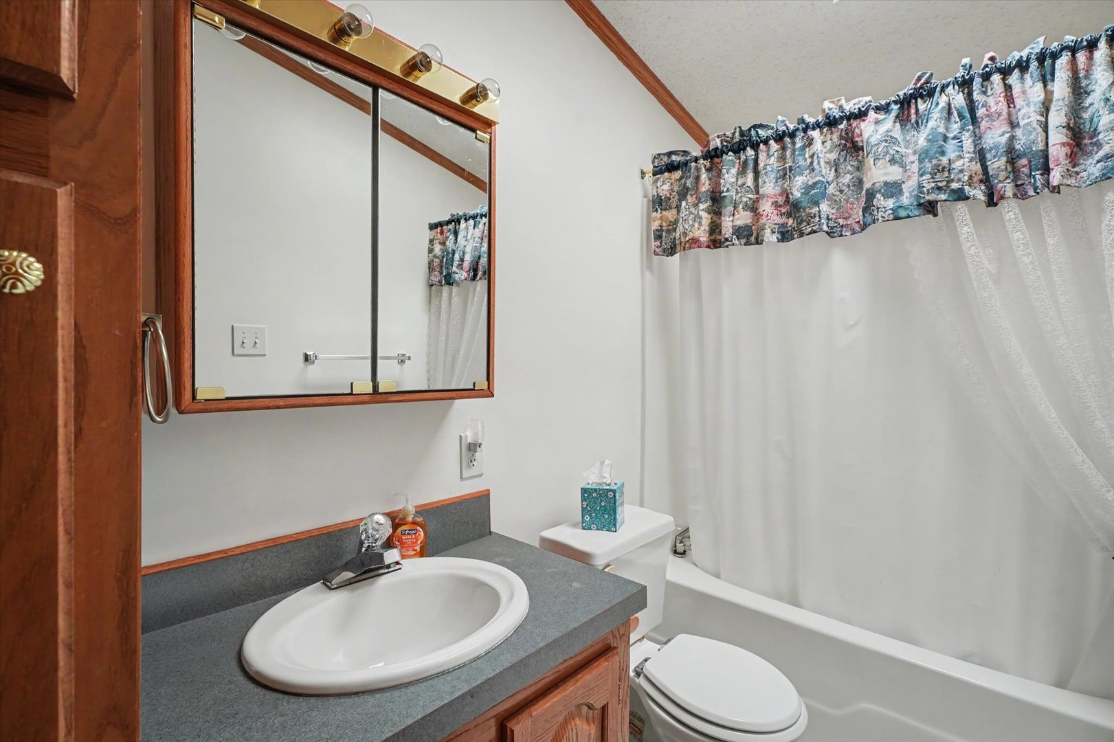 2225 E 1700th Road Property Photo 37