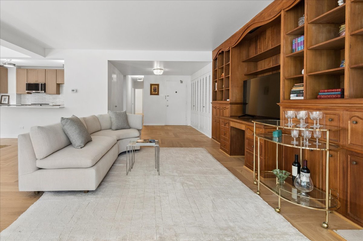 1508 Hinman Avenue 3b Property Photo 7