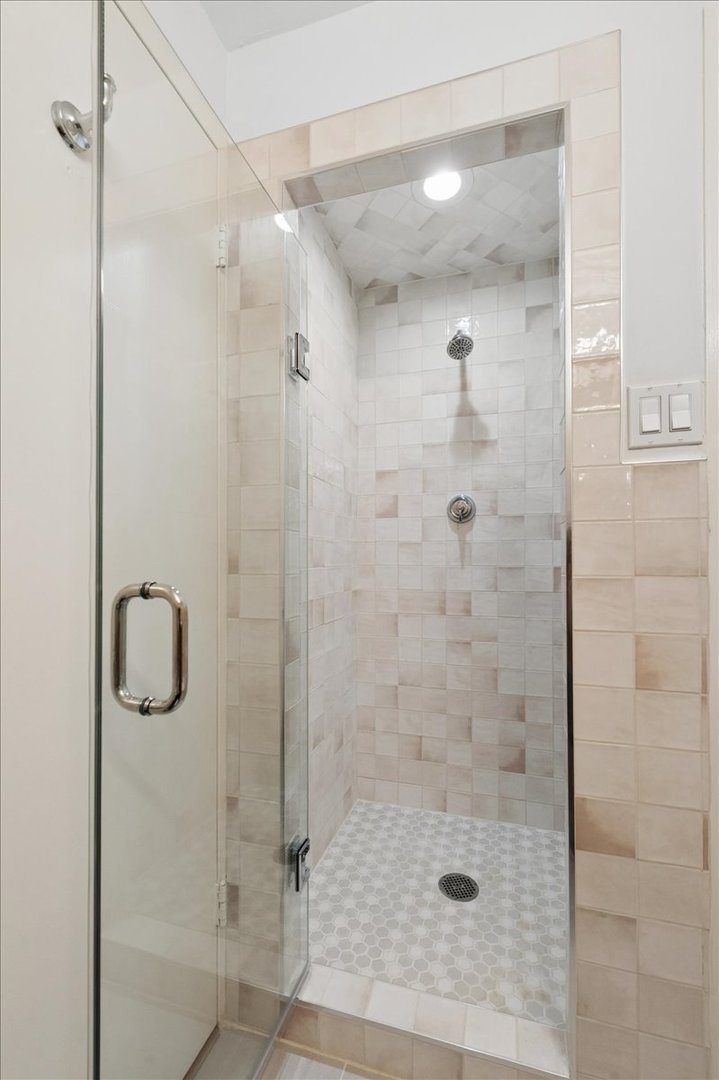 1508 Hinman Avenue 3b Property Photo 18