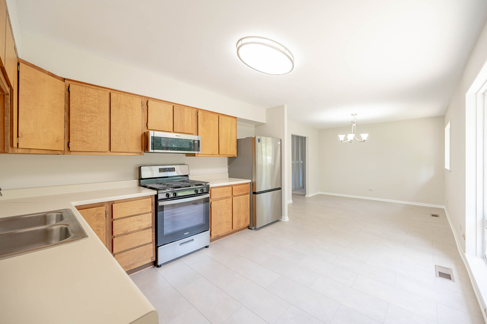 465 Westview Street Property Photo 5